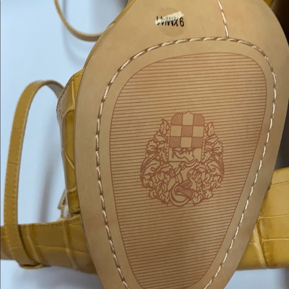 Women’s Vince Camuto Block Heels Size 9.5 New - Picture 6 of 6